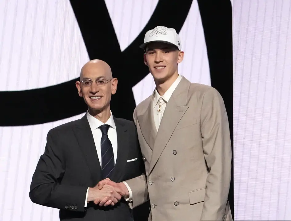 Draft NBA 2025 : les Nets font l’histoire avec cinq choix, mais suscitent des doutes